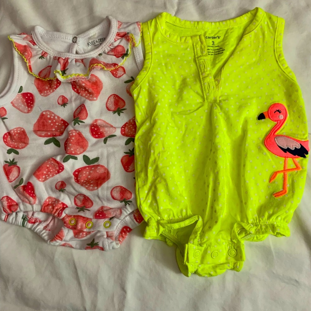 Vguc set of 2 carters outfits